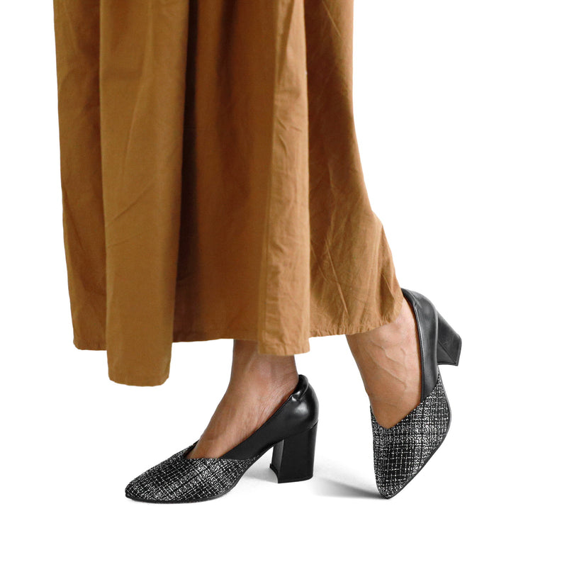 NICHE Women Black Chevron Woven Block Pumps