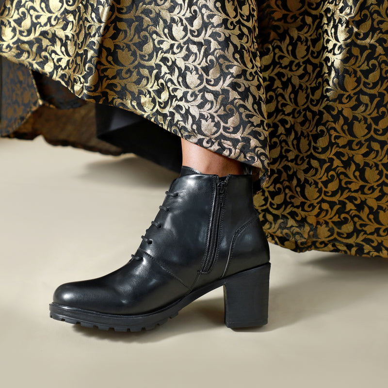 NICHE Women Block Heel Zip-Up Boots (Black)