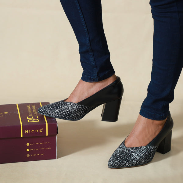 NICHE Women Black Chevron Woven Block Pumps