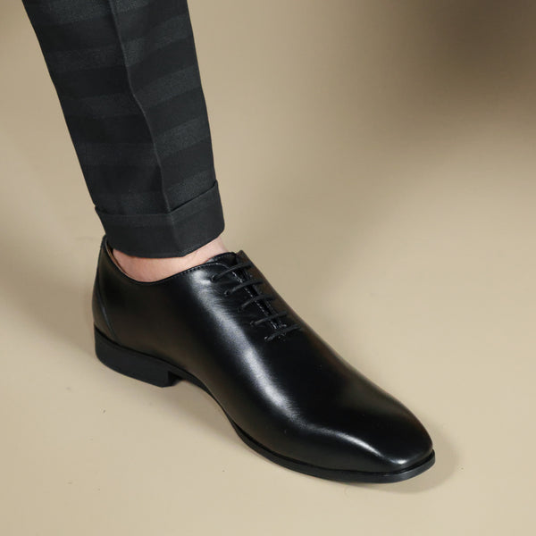 NICHE Black Gentlemen Wholecut Oxford