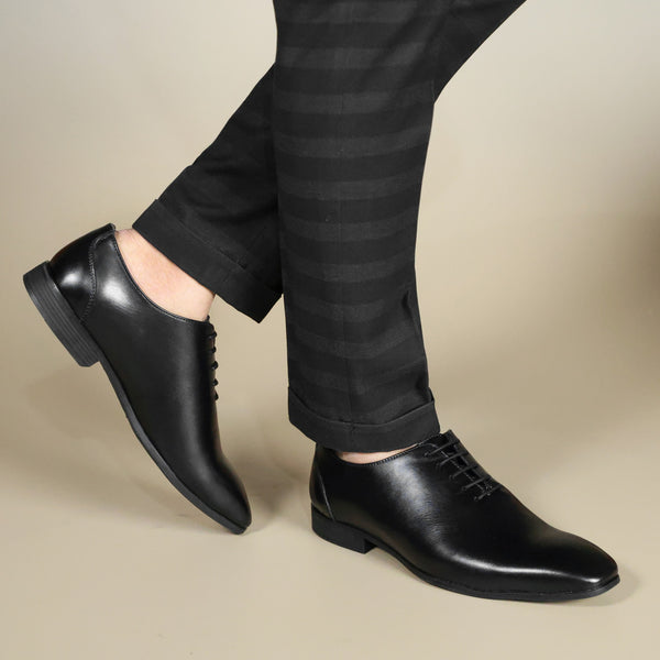 NICHE Black Gentlemen Wholecut Oxford