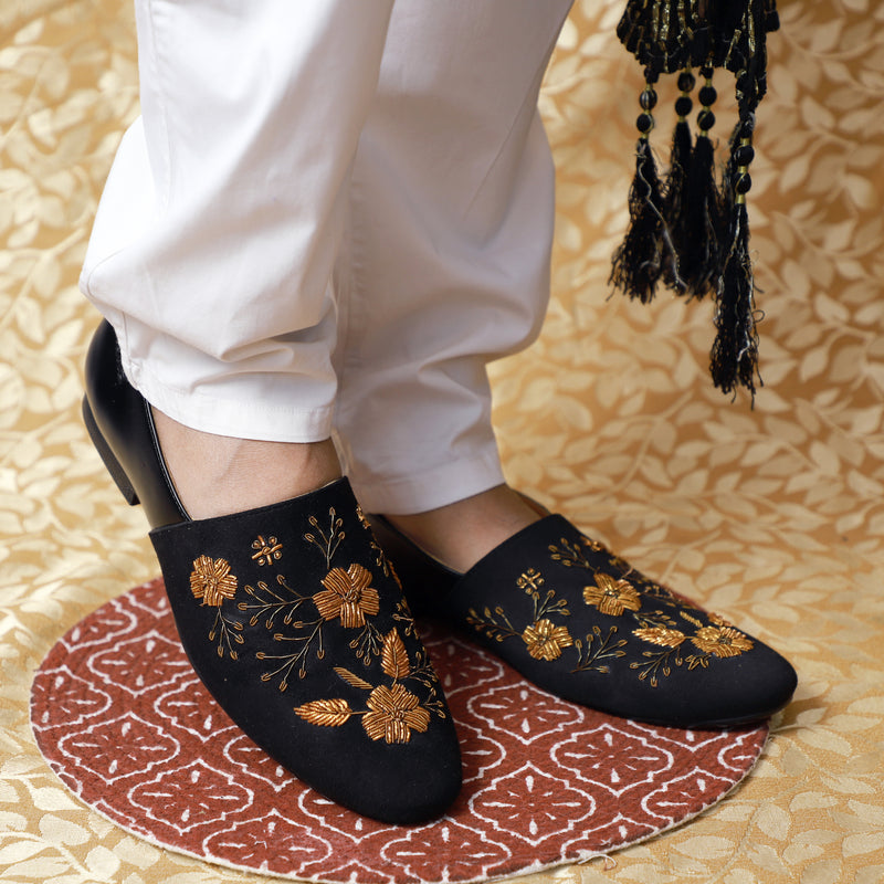 NICHE Black Royal Embroidery Loafer
